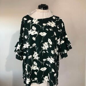 Blouse NWT Large Sueani Short Sleeve Floral 28” length C3920